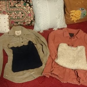 Two army jackets, two sweaters New condition